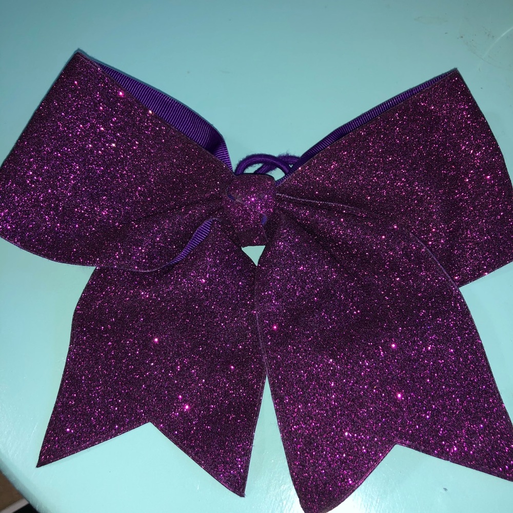 Cheer bow